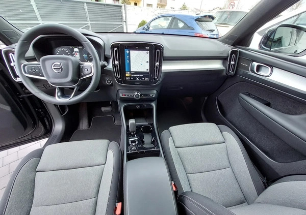Volvo XC 40 cena 165000 przebieg: 5500, rok produkcji 2023 z Sędziszów Małopolski małe 379